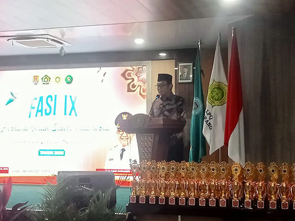 Kabag Kesra Setda Kota Semarang, Muhammad Ahsan membuka kegiatan FASI IX di Kampus 2 Unwahas Semarang, Minggu 1 Februari 2026. (Foto: Mualim)